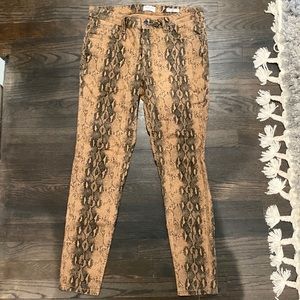 Kenzie Effortless Ankle Snake Jeans